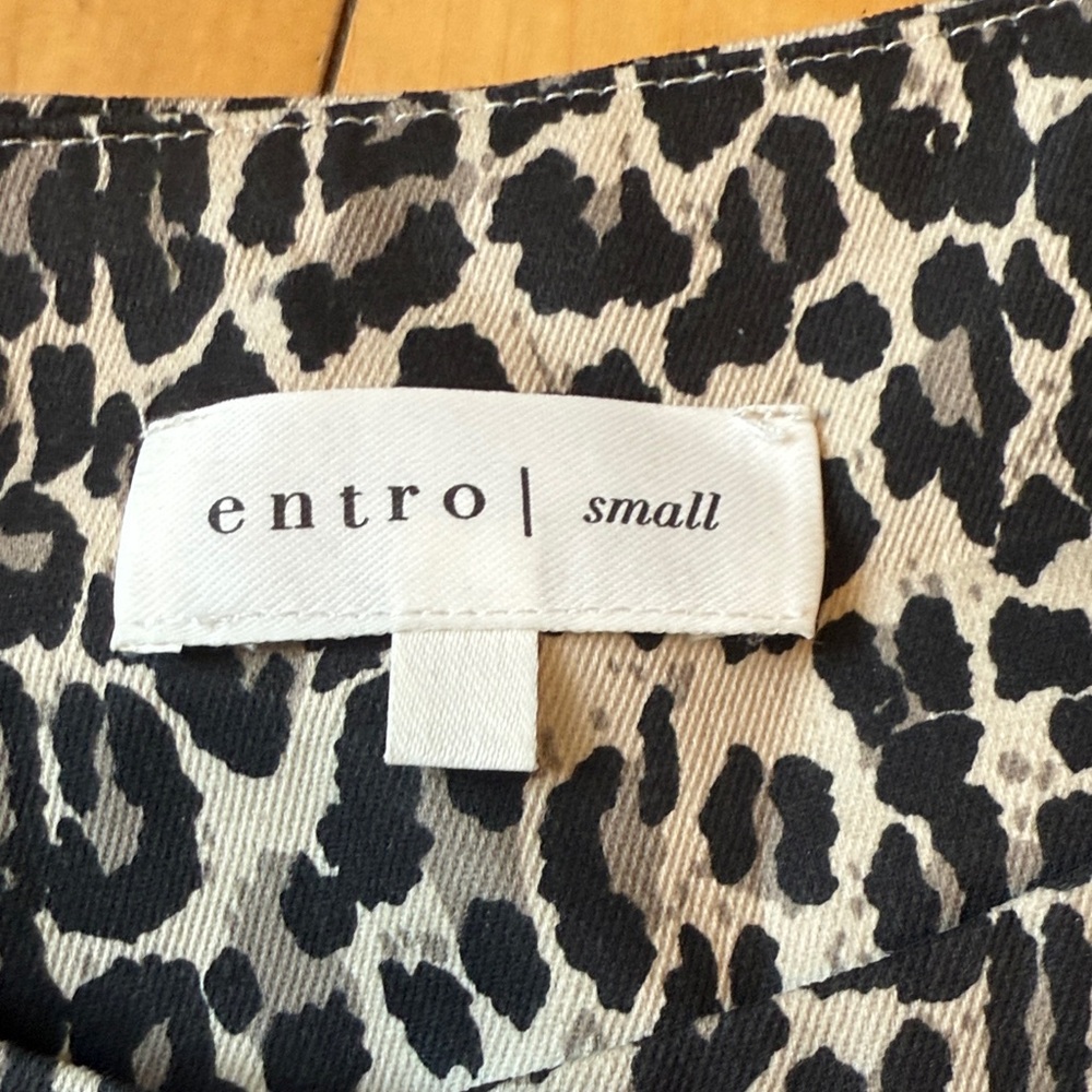 Leopard Vest Sleeveless Top - Picture 2 of 5